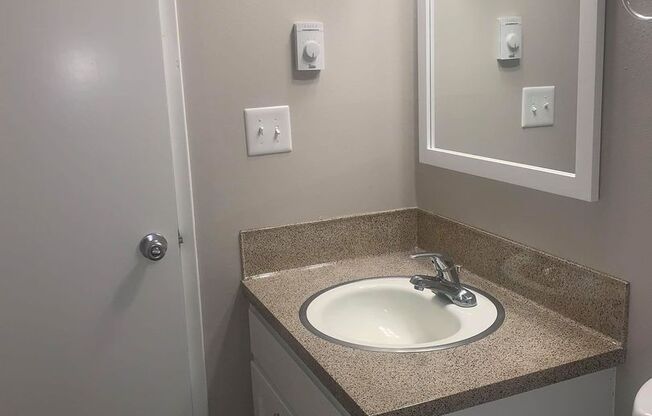 1 bed, 1 bath, 600 sqft, $1,250, Unit 32