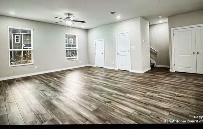 21515 SIR WALTER LN