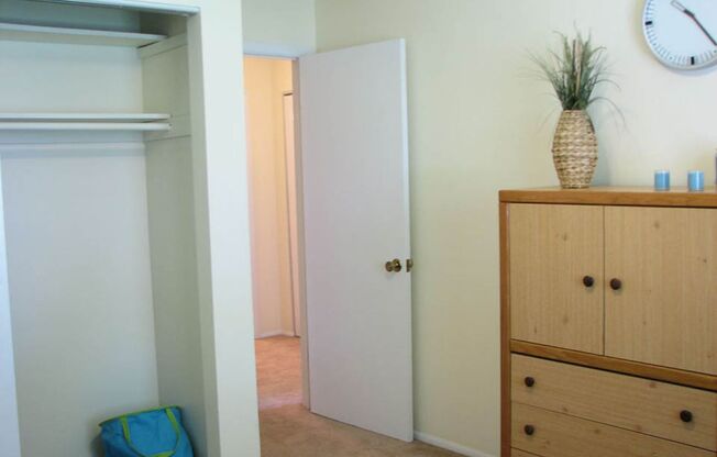 2 beds, 1 bath, 950 sqft, $1,135, Unit 109