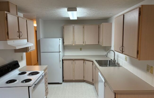 2 beds, 2 baths, 940 sqft, $1,350, Unit 39