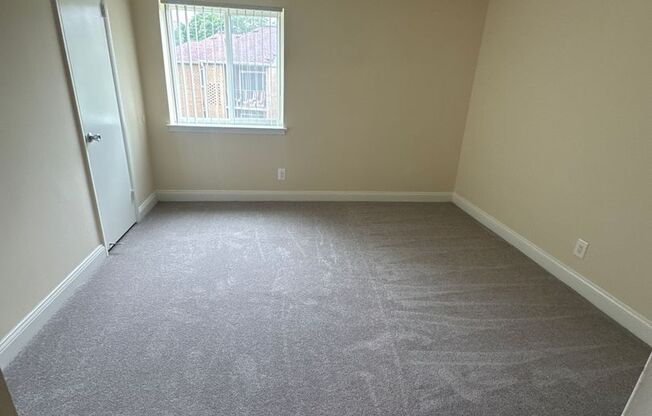 3 beds, 2 baths, 1,152 sqft, $2,300, Unit 14209 #301