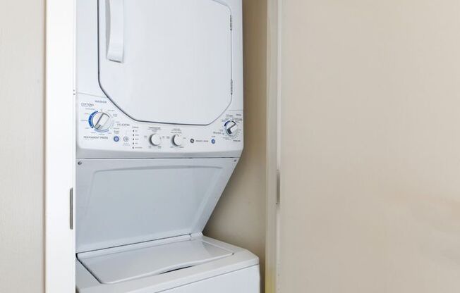 2 beds, 2 baths, 920 sqft, $3,095, Unit 303