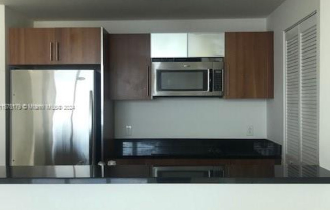 Stunning 2Bed/ 2Bath residence for rent at MET1