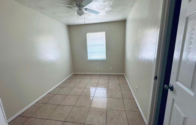 Beautiful 3 bedroom in Garland!