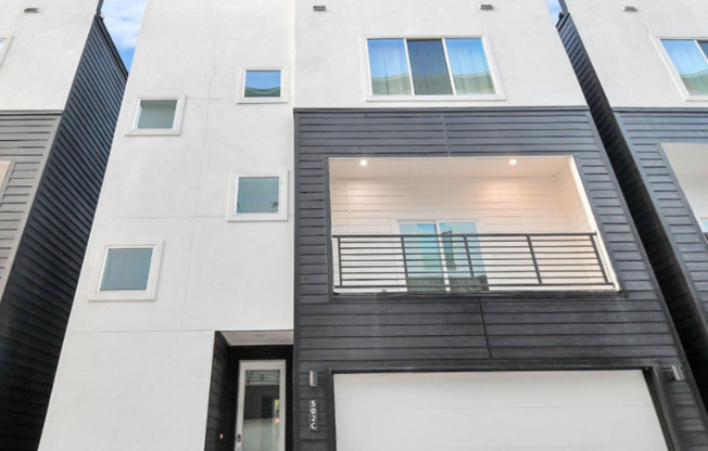 502 SCHWEIKHARDT ST