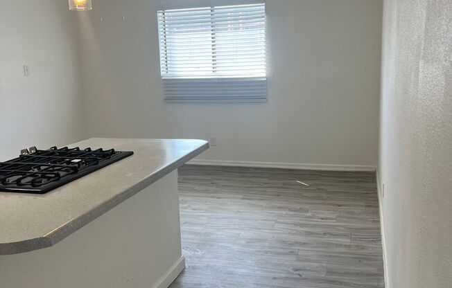 2 beds, 2 baths, 992 sqft, $1,800, Unit 15