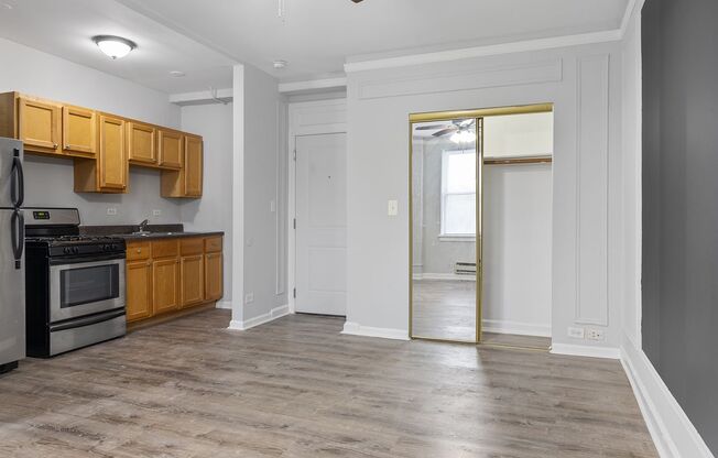 Studio, 1 bath, 278 sqft, $1,375, Unit 412