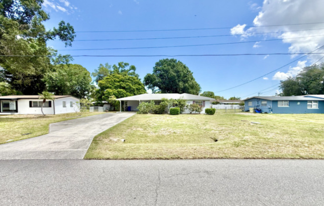 213 6 AVE