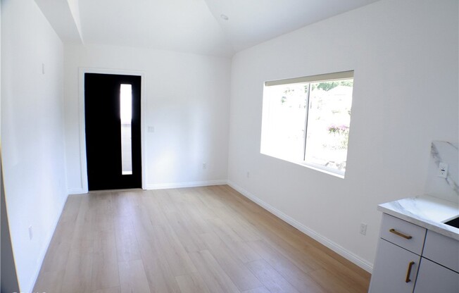 13129 AZORES AVE
