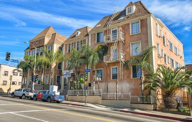Soto Rose Apartments