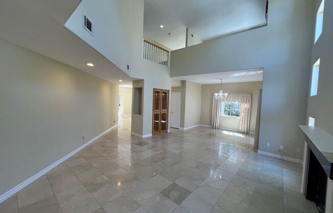 Cul-de-sac, family room, community pool + MORE!