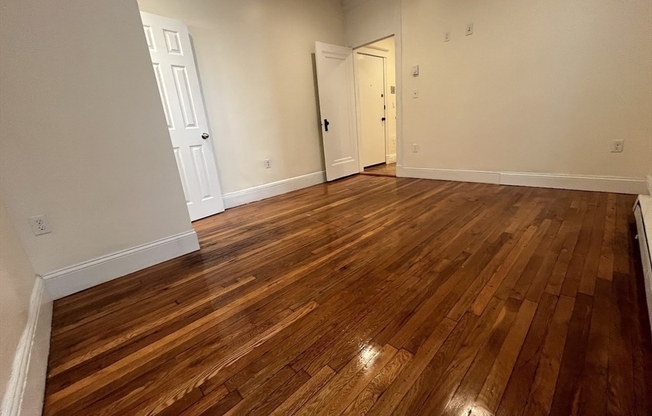 2 beds, 1 bath, 1,000 sqft, $3,695, Unit 11