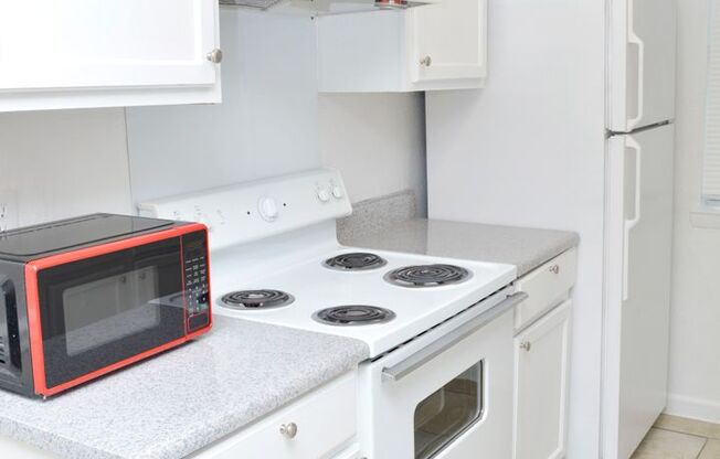 1 bed, 1 bath, 640 sqft, $1,175, Unit 2536D