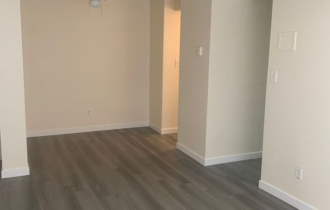 1 bed, 1 bath, 604 sqft, $1,600, Unit B2