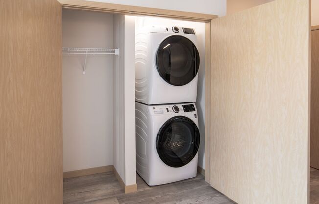 1 bed, 1 bath, 676 sqft, $1,575, Unit 412