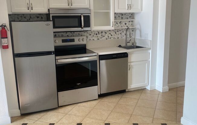 Studio, 1 bath, 325 sqft, $2,395, Unit 112