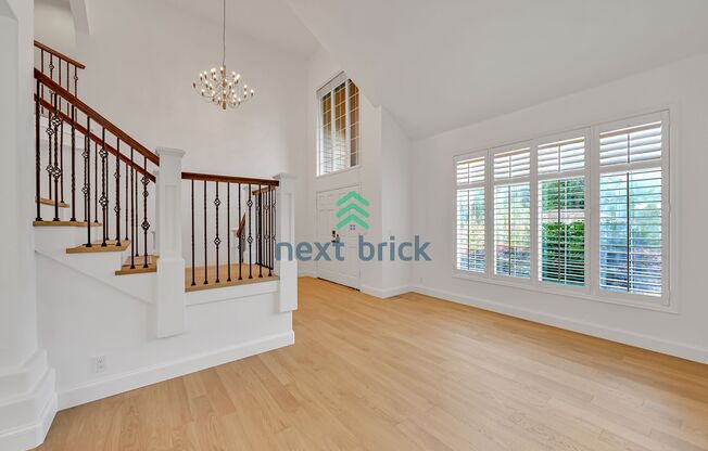 Beautiful Bellevue Home with 4 Beds + Bonus + Den for Rent