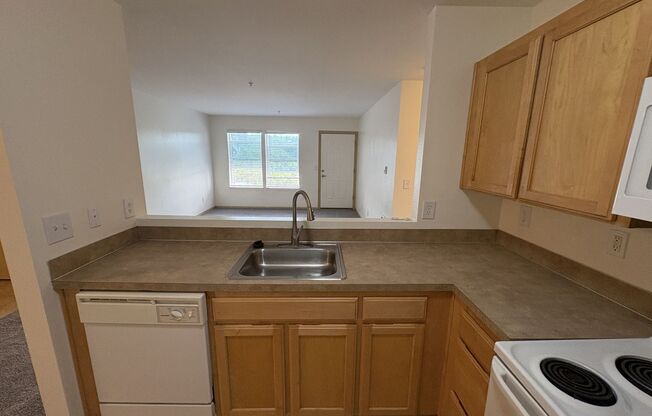 2 beds, 2 baths, 1,018 sqft, $1,450, Unit 354-3013