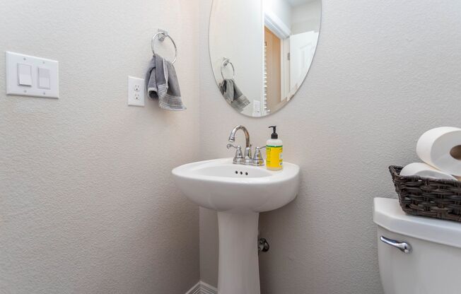 Bright & Beautiful 4BD Home in Lorson Ranch – Walk to School!