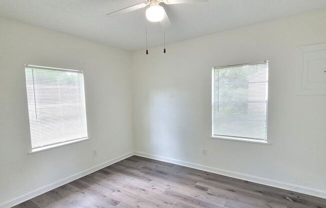 3 beds, 1 bath, $1,295