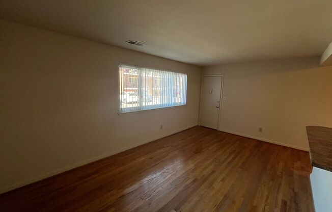 1 bed, 1 bath, 500 sqft, $1,200, Unit 4233 #A