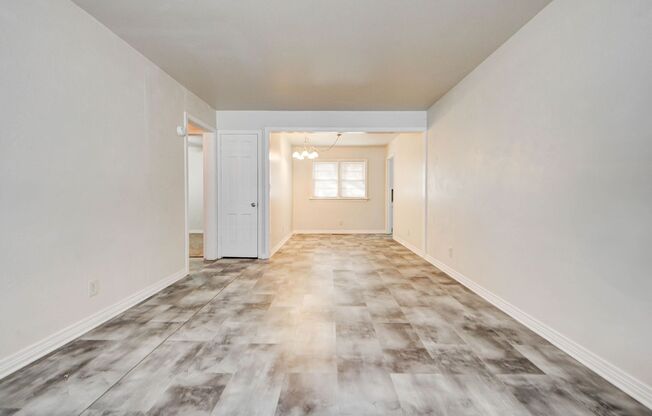 Cute Refresh 2/1 in the Village