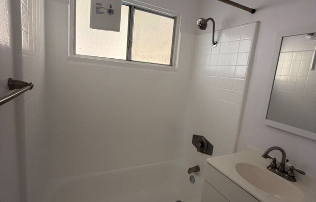 Studio, 1 bath, 450 sqft, $1,795, Unit 11