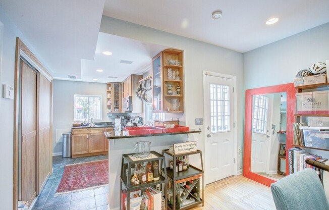 1730 10 ST NW