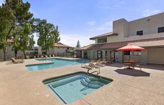 Pool and Spa at Villa Toscana Apartments in Phoenix Arizona