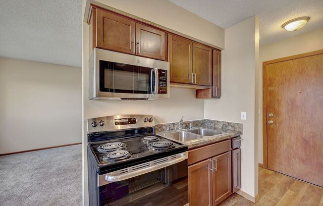 2 beds, 1 bath, 733 sqft, $1,099, Unit 65012