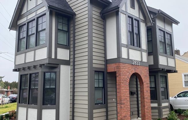 Deluxe 5 bedroom Campus House