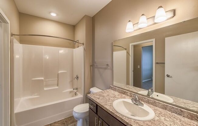 Studio, 1 bath, 594 sqft, $985, Unit 302