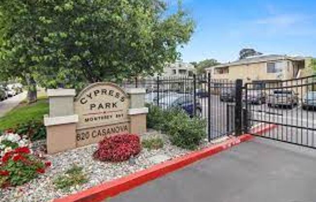 Cypress Park Condo Includes your own washer and dryer