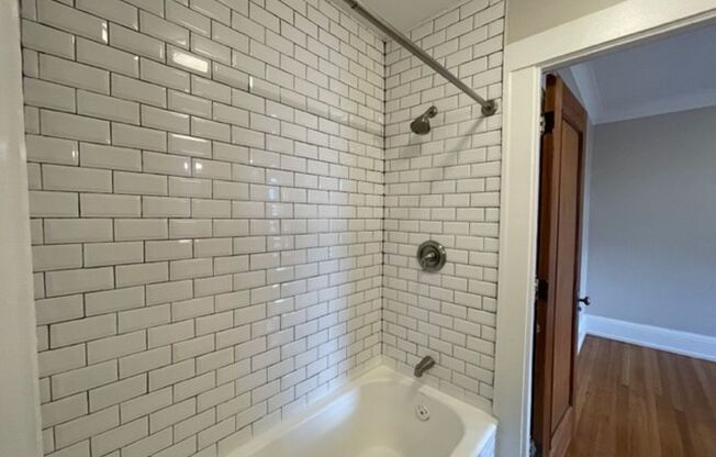 1 bed, 1 bath, $1,299, Unit 404