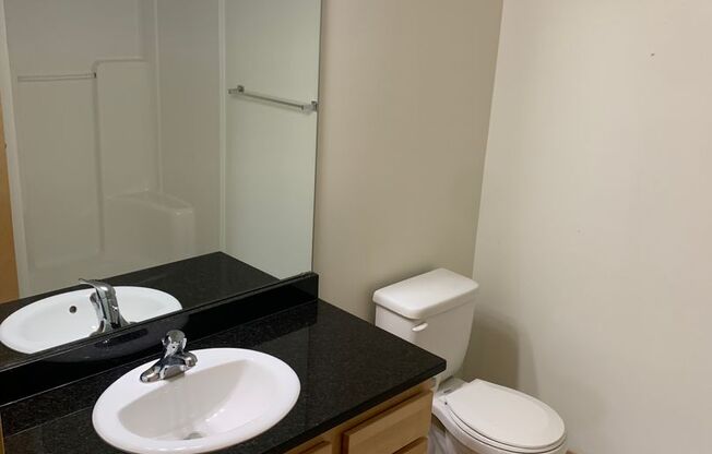 2 beds, 2 baths, 1,000 sqft, $1,395, Unit 315