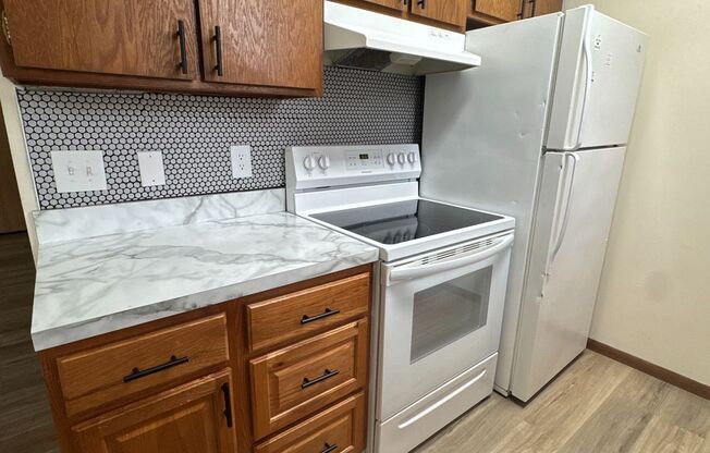 1 bed, 1 bath, $775, Unit 2