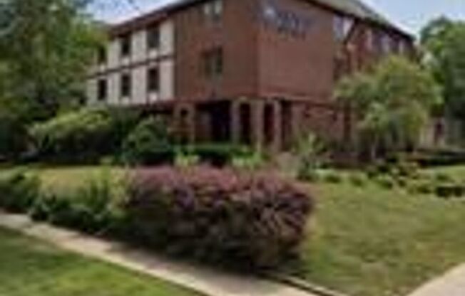 1204 S Lincoln Ave