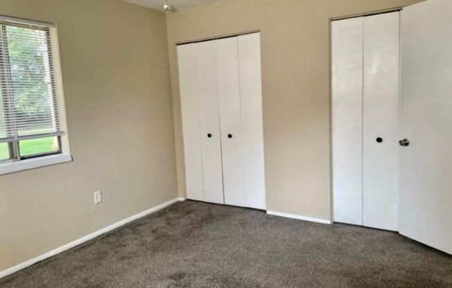 2 beds, 1 bath, 730 sqft, $1,100, Unit Apt 1