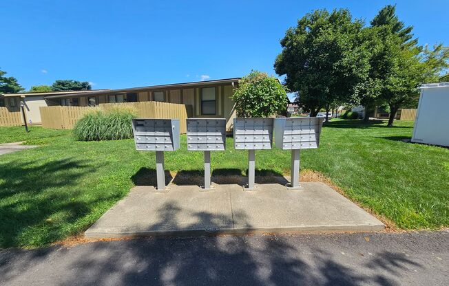 2 beds, 1 bath, 864 sqft, $1,175, Unit 2139 Pine Grove Ln-R+