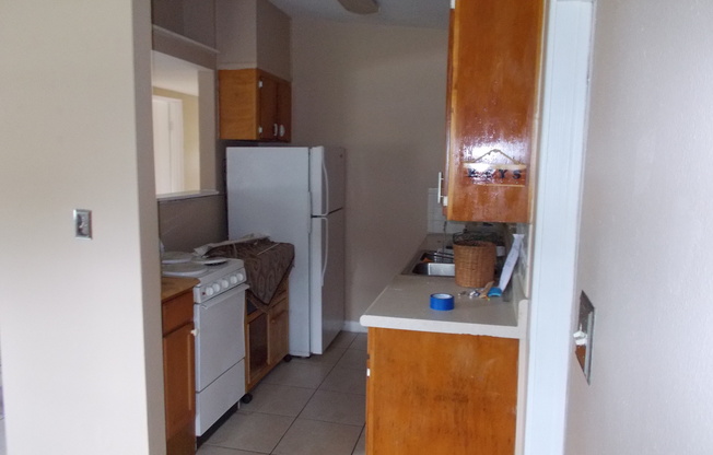 3 beds, 1.5 baths, $1,600, Unit Orange