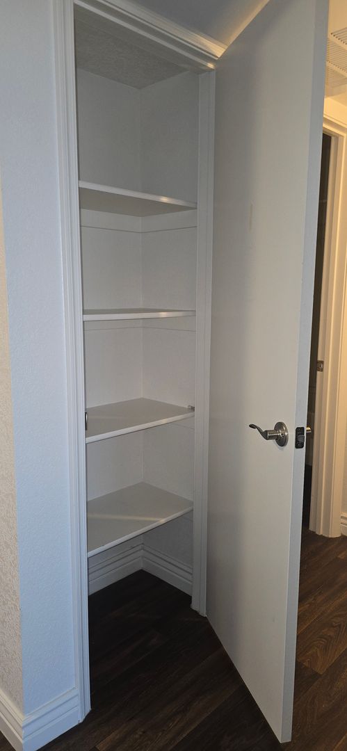 1 bed, 1 bath, 650 sqft, $1,250, Unit 2042