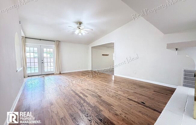407 IVY WAY