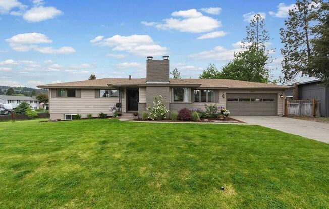 Spacious 5-Bedroom Home in Coveted Mead School District – Corner Lot Charm!