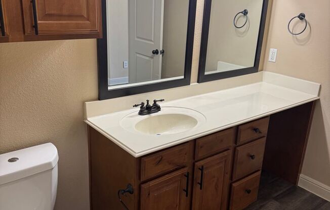 1 bed, 1 bath, 649 sqft, $1,100, Unit 1L-316