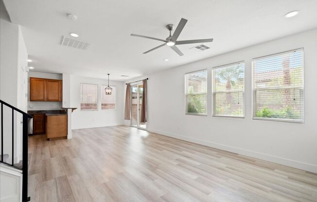 3 Bd, 3 Bth Amazing Oasis with New Paint