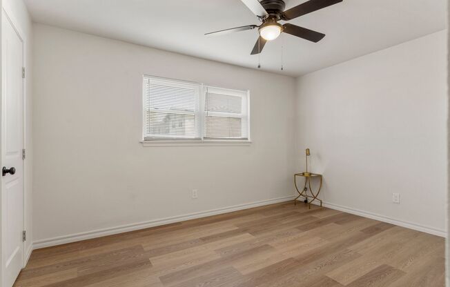 1 bed, 1 bath, 570 sqft, $950, Unit 82-102