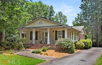 1109 LYNMOOR DR