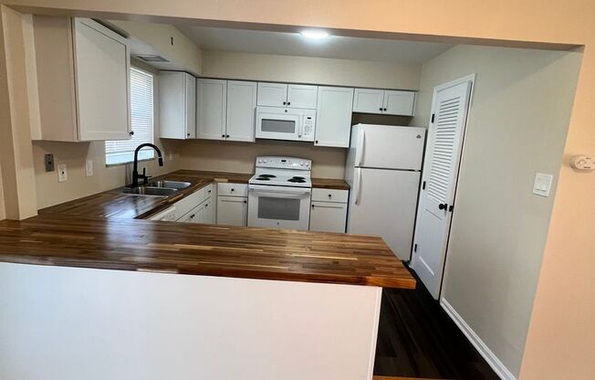 3 beds, 1.5 baths, 1,400 sqft, $1,600, Unit 2547