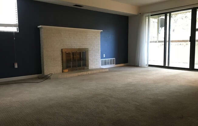 2 Bed/2Bath w fireplace & carport