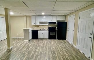 1 bed, 1 bath, 640 sqft, $850, Unit 10